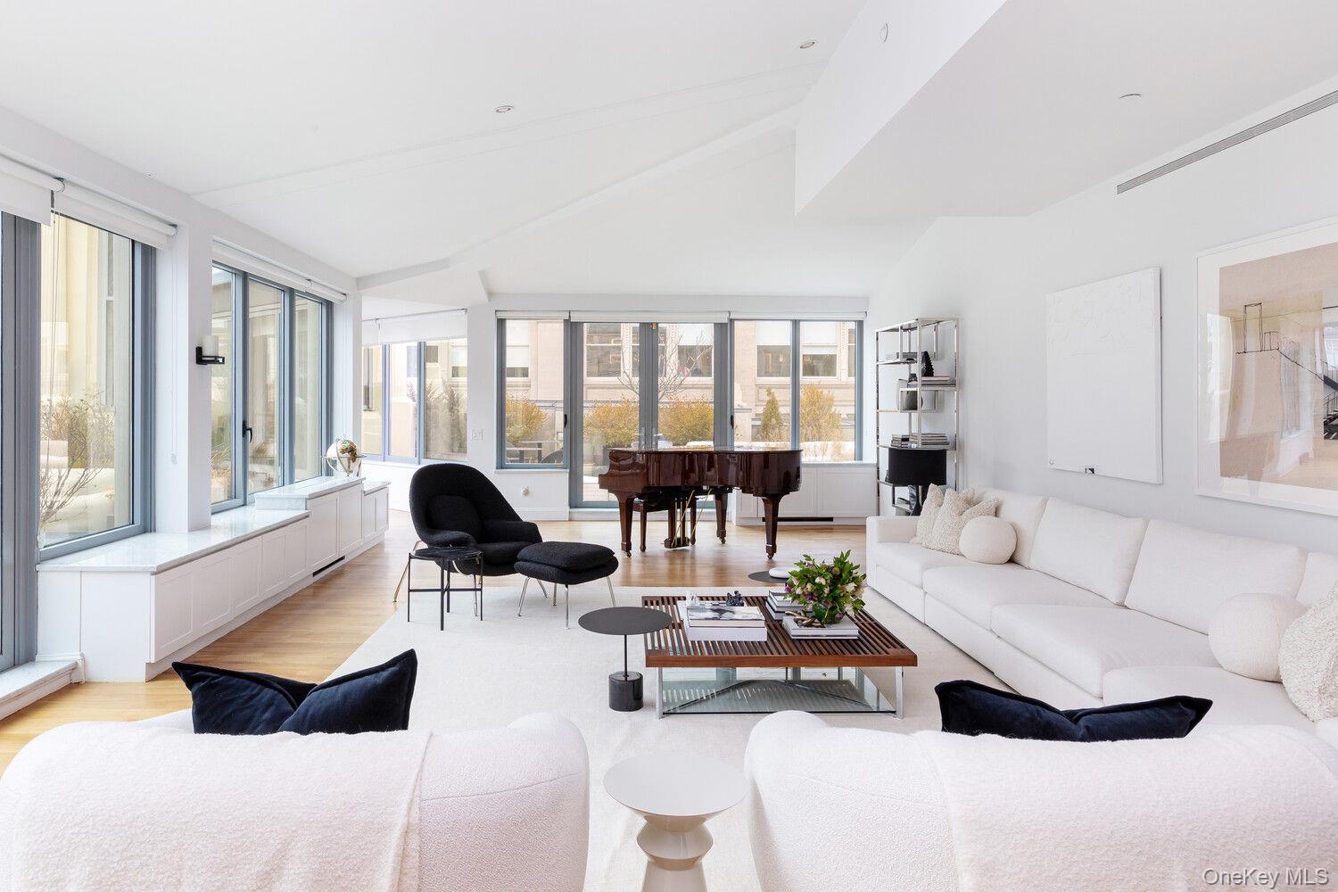 655 6TH Avenue # PHB, New York (Manhattan), NY 10010