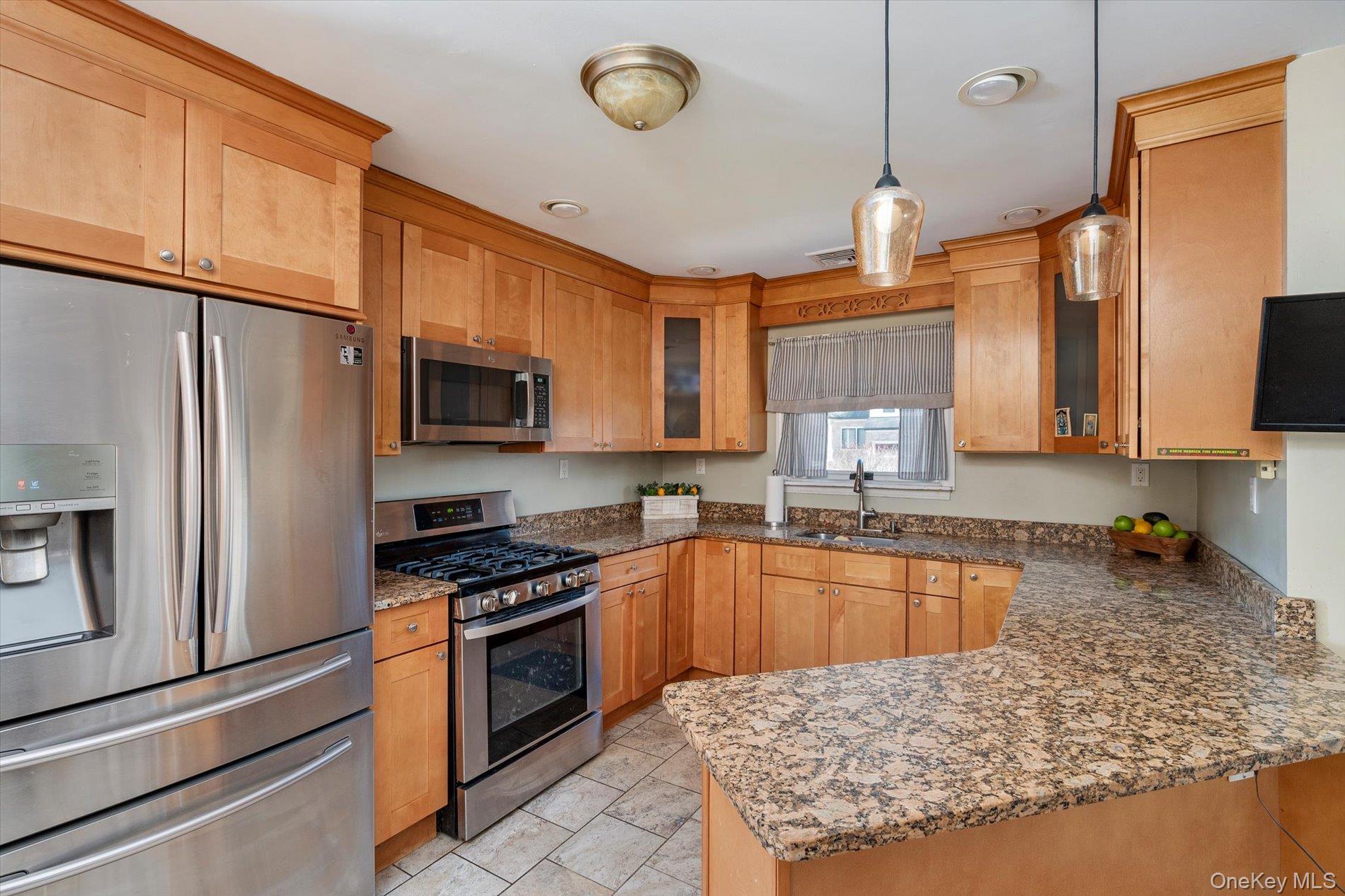 165 Little Whaleneck Road, Merrick, NY 11566