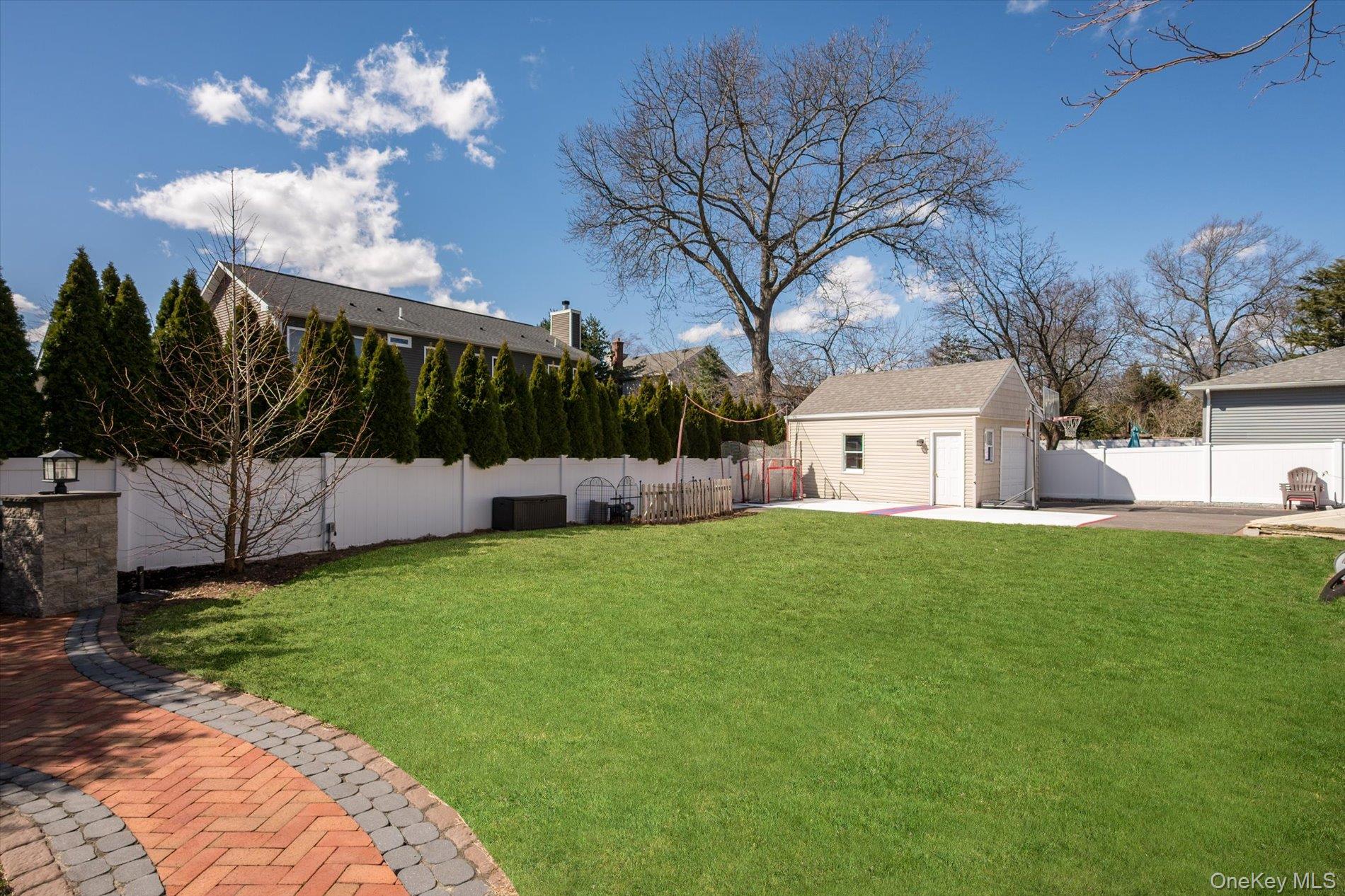 165 Little Whaleneck Road, Merrick, NY 11566