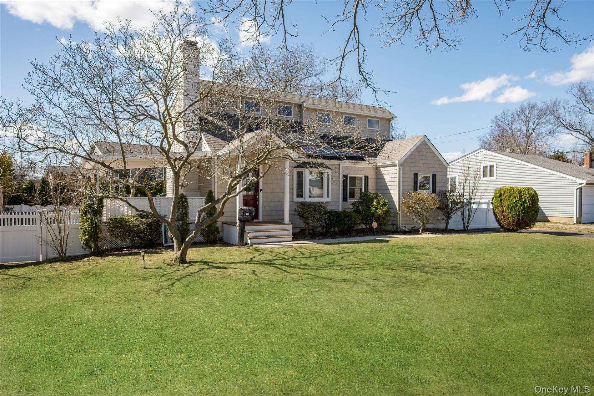 165 Little Whaleneck Road, Merrick, NY 11566