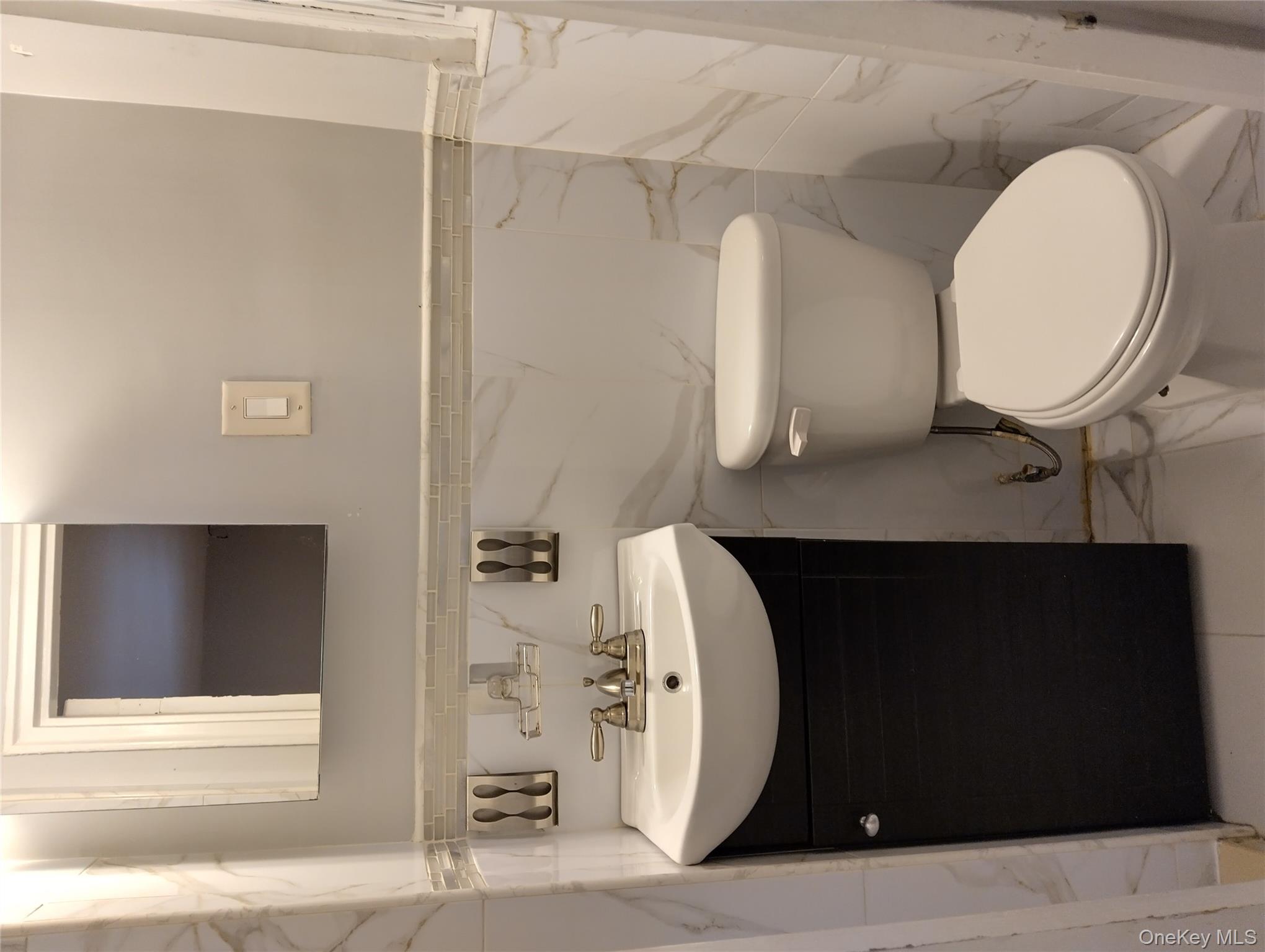 1042 E 233rd Street, Bronx, NY 10466