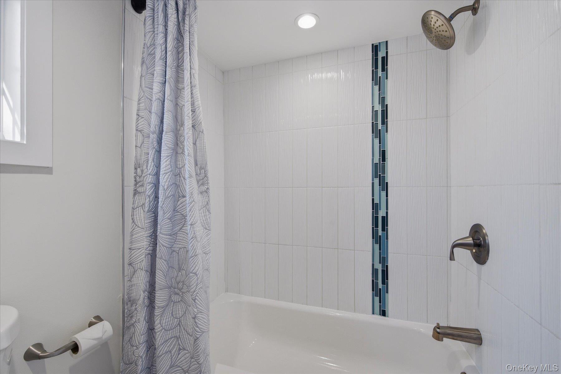 27 Vine Road, Rocky Point, NY 11778