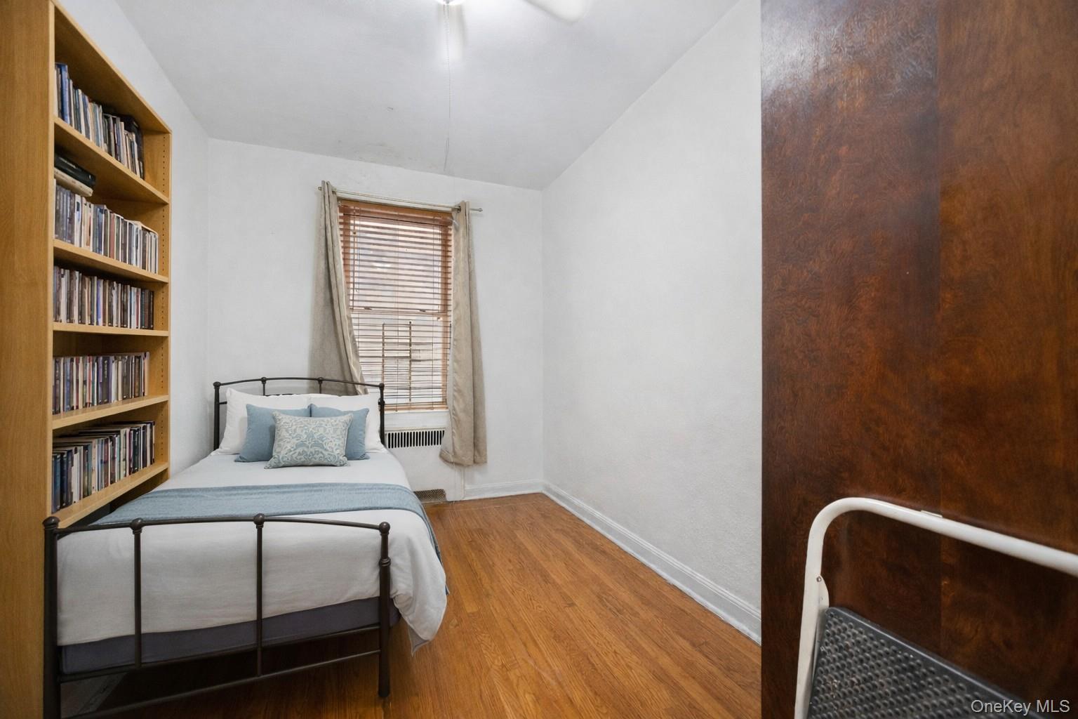 2166 Bronx Park E # 1F, Bronx, NY 10462