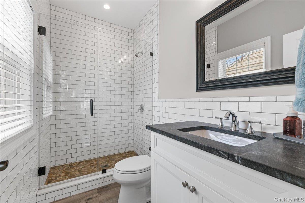 42 Meadowbrook Road, Syosset, NY 11791