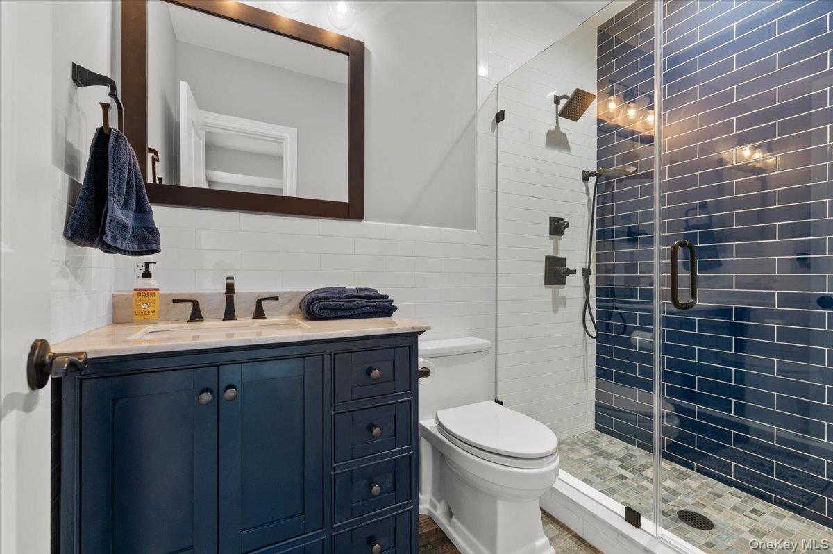 42 Meadowbrook Road, Syosset, NY 11791