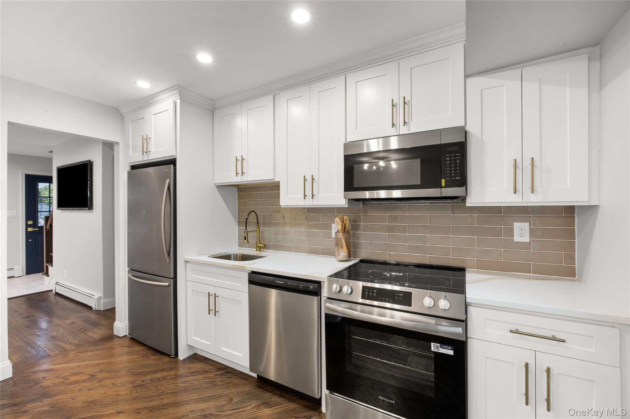 18 Clark Street, Huntington, NY 11743