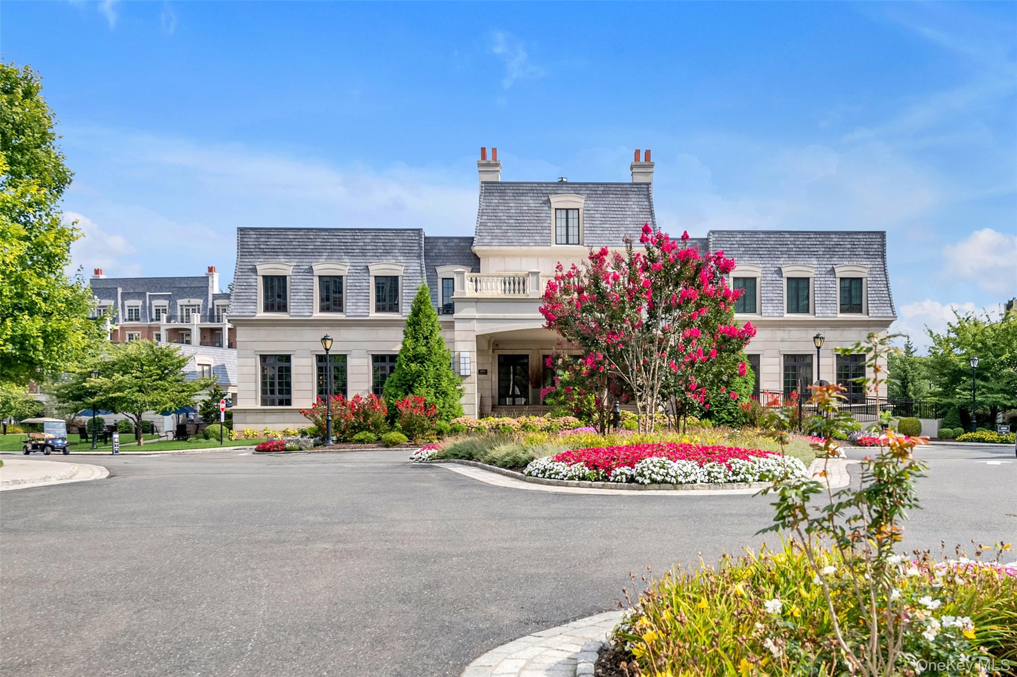 5000 Royal Court # 5114, North Hills, NY 11040