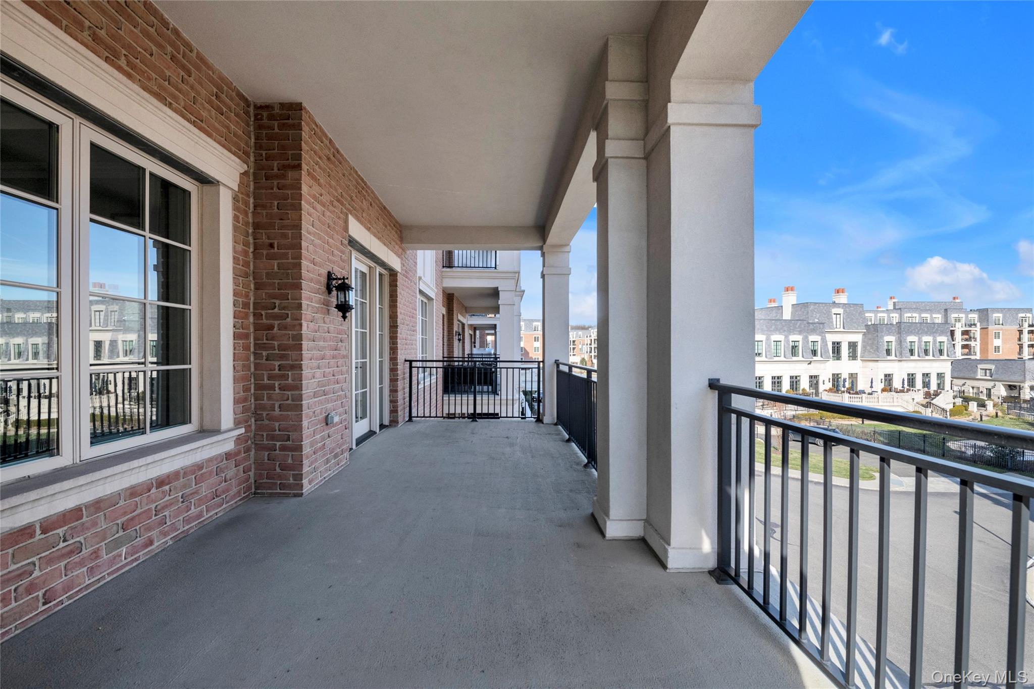 5000 Royal Court # 5114, North Hills, NY 11040