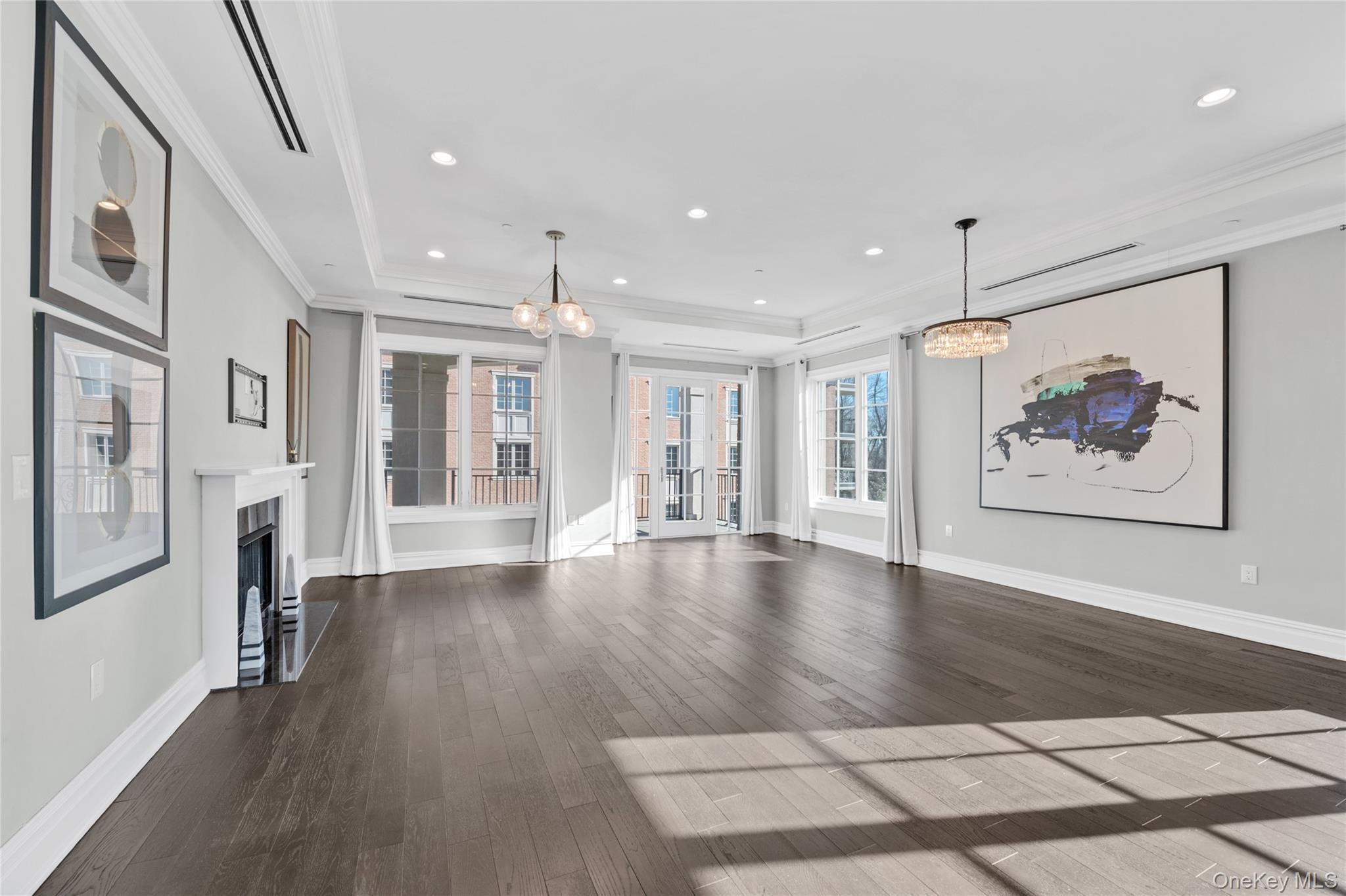 5000 Royal Court # 5114, North Hills, NY 11040