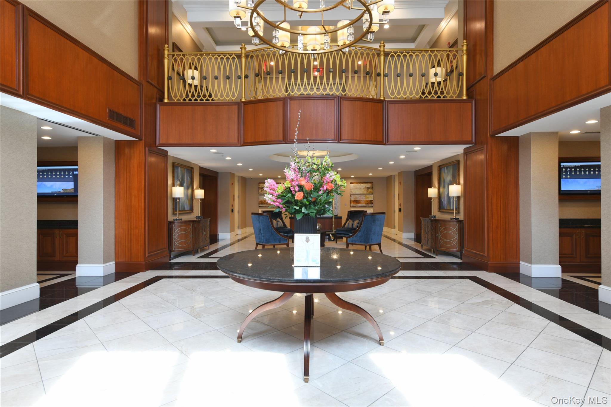 5000 Royal Court # 5114, North Hills, NY 11040