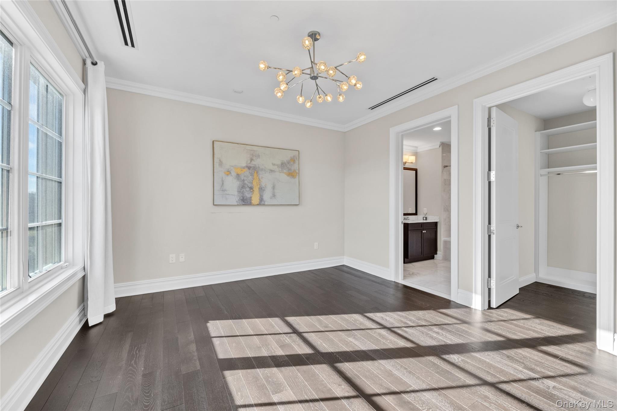 5000 Royal Court # 5114, North Hills, NY 11040