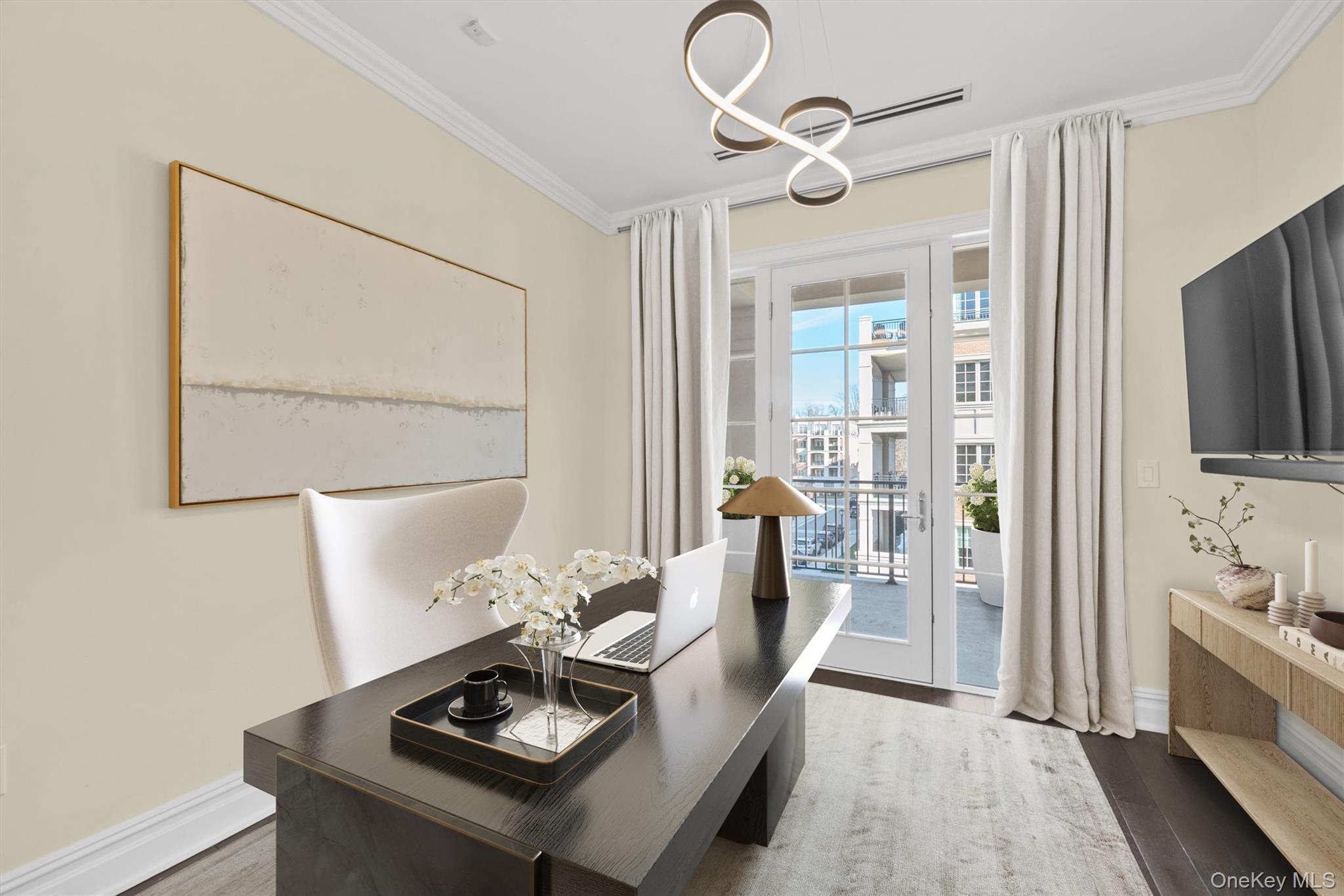 5000 Royal Court # 5114, North Hills, NY 11040