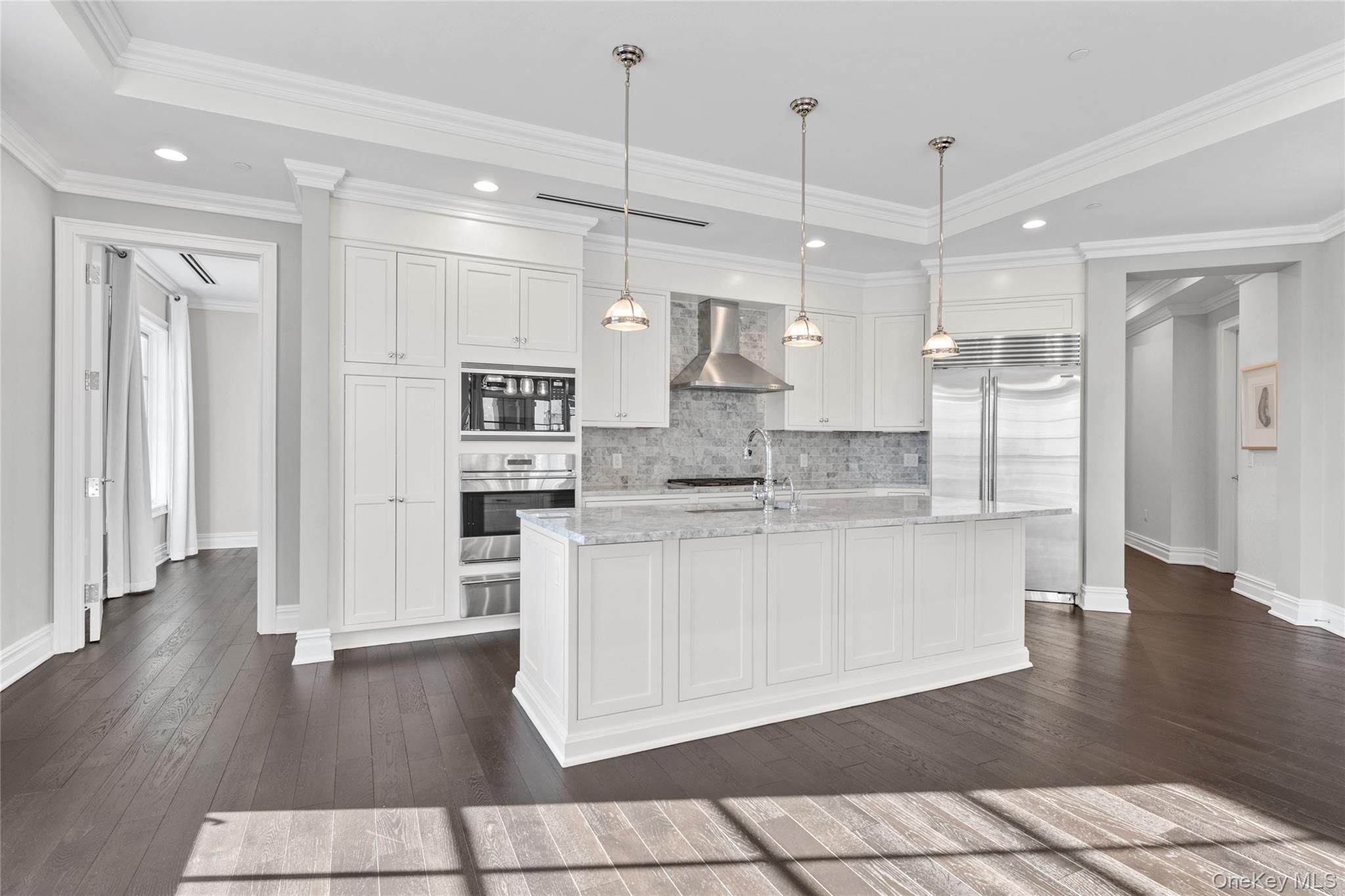 5000 Royal Court # 5114, North Hills, NY 11040