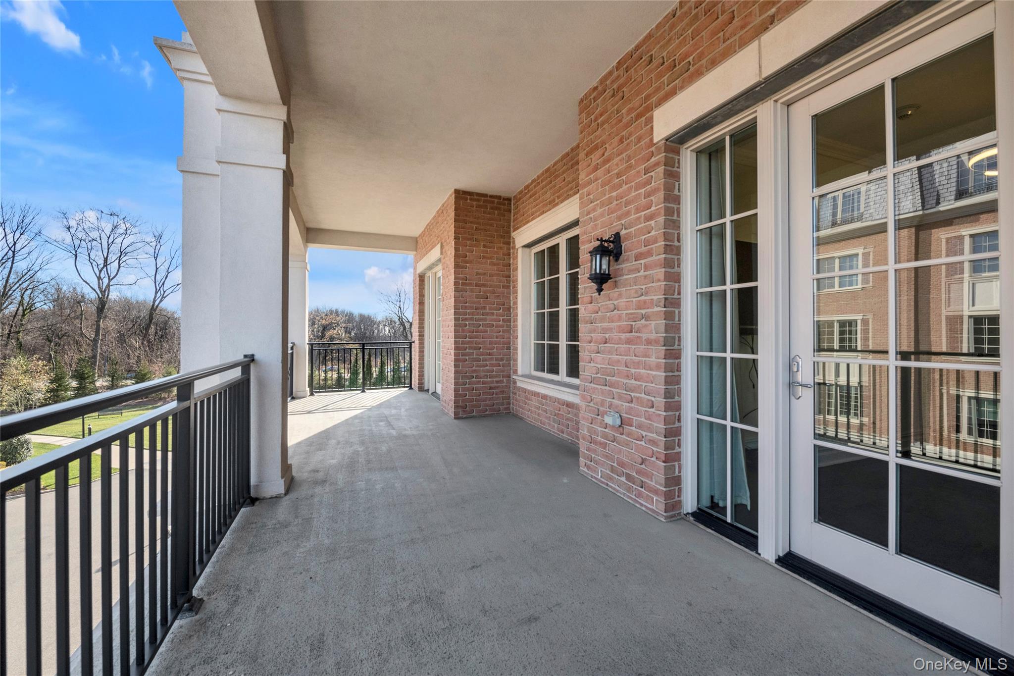 5000 Royal Court # 5114, North Hills, NY 11040