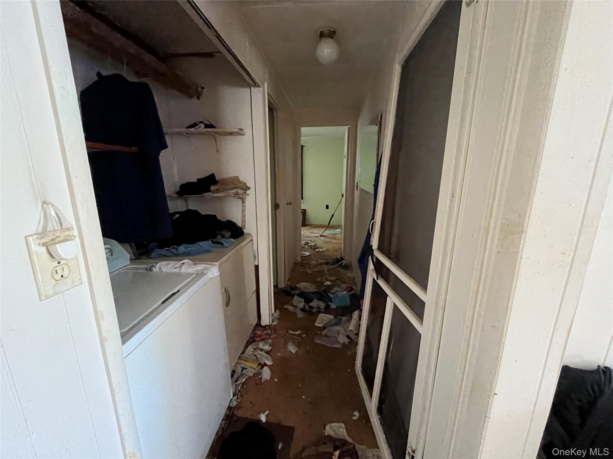 75 Village Circle W, Manorville, NY 11949