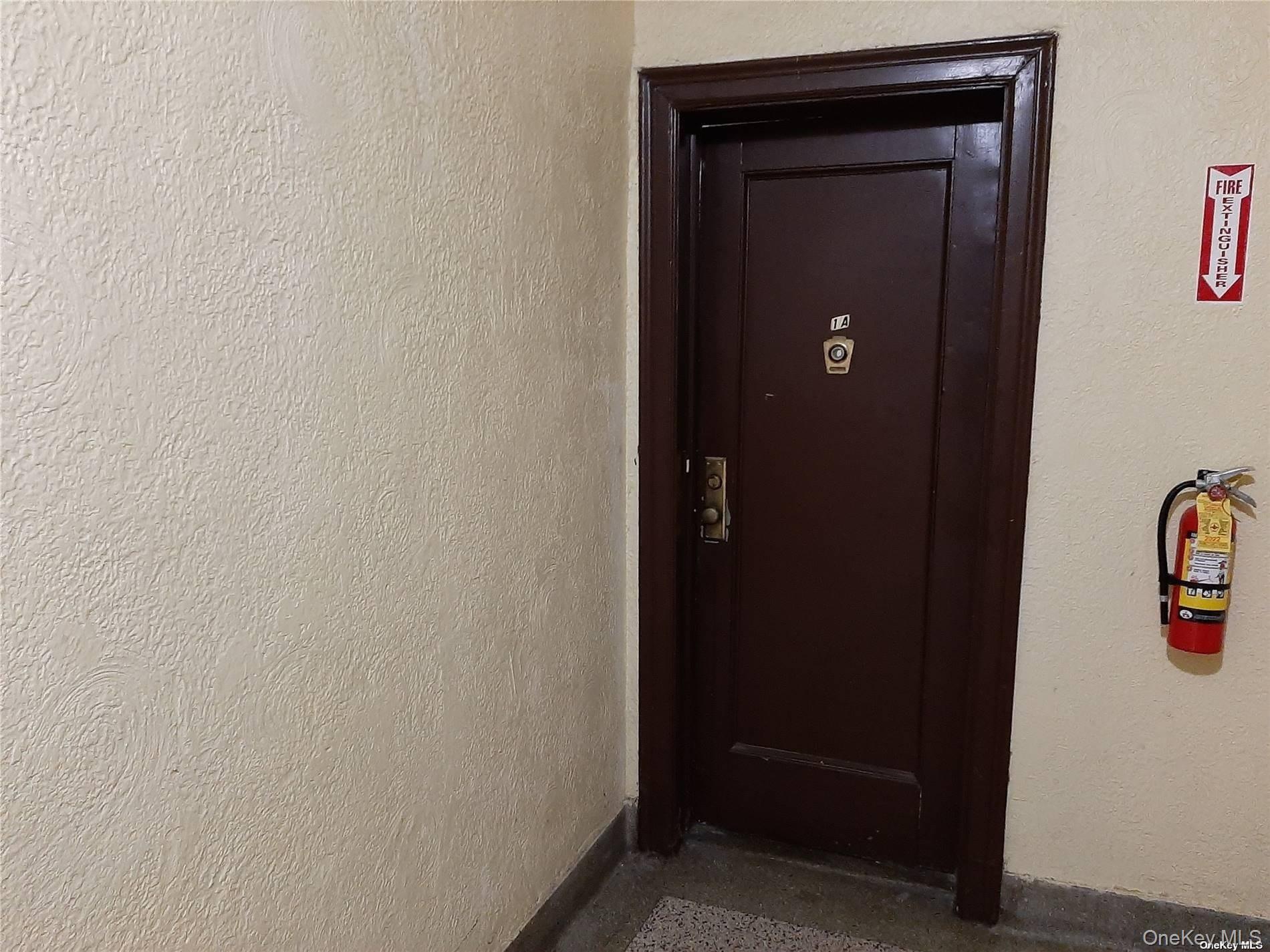 1 Hillside Avenue # 1A, Great Neck, NY 11021