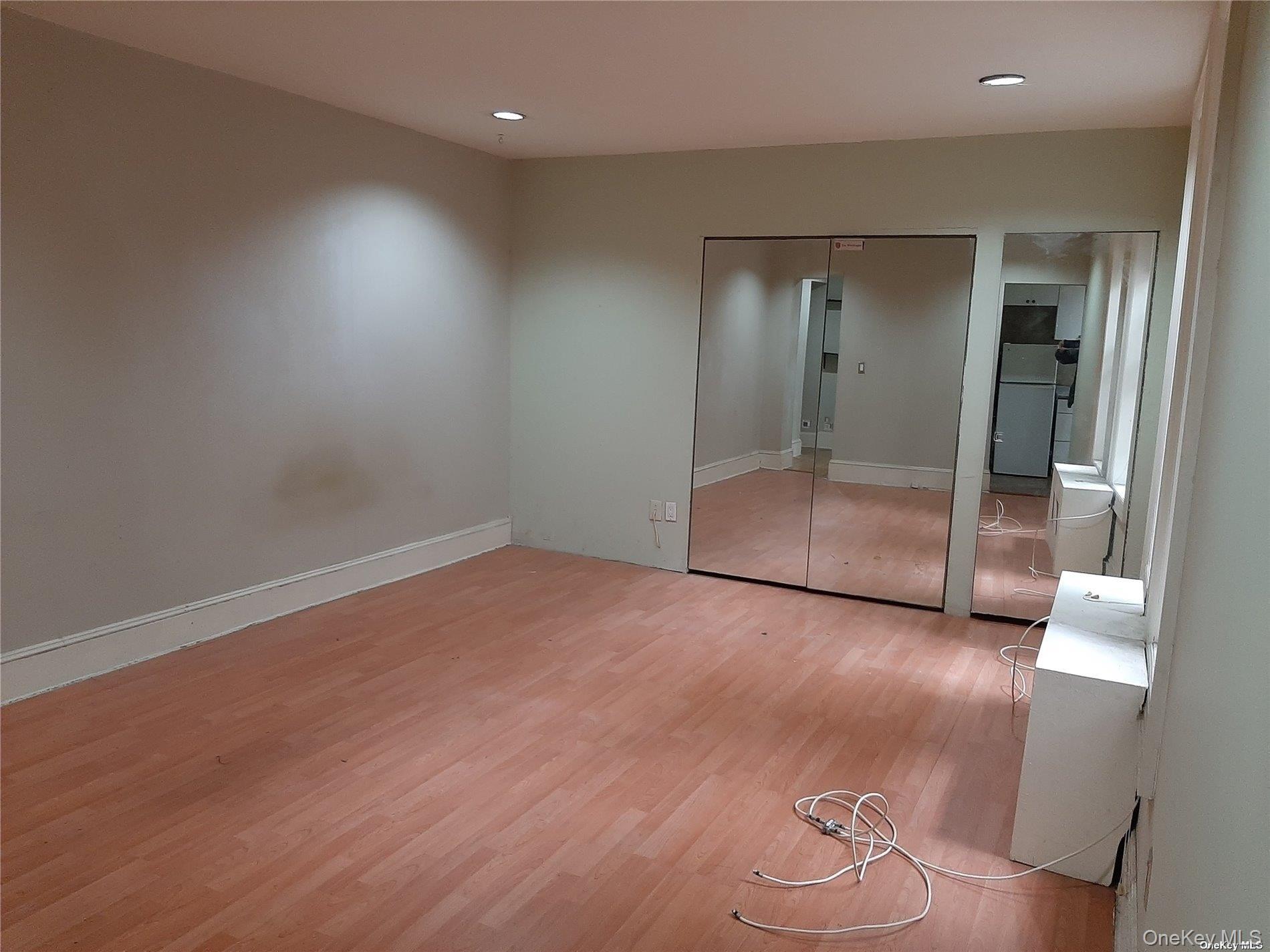 1 Hillside Avenue # 1A, Great Neck, NY 11021