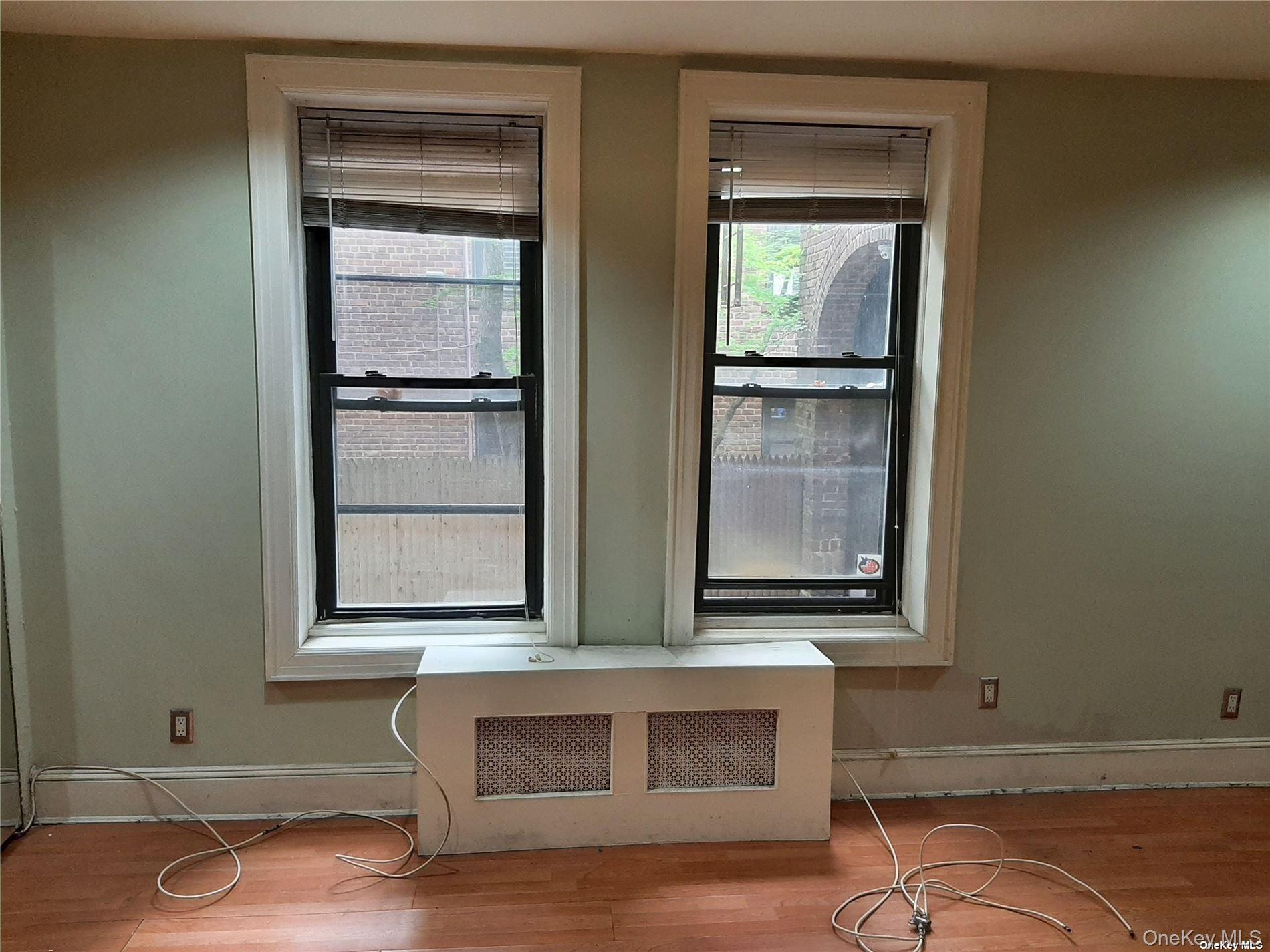 1 Hillside Avenue # 1A, Great Neck, NY 11021