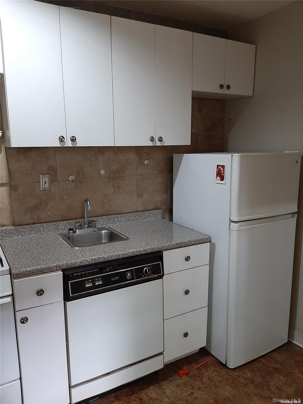 1 Hillside Avenue # 1A, Great Neck, NY 11021