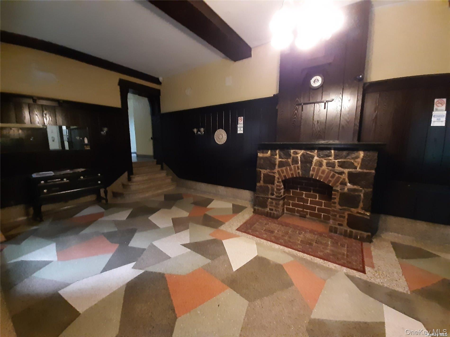 1 Hillside Avenue # 1A, Great Neck, NY 11021