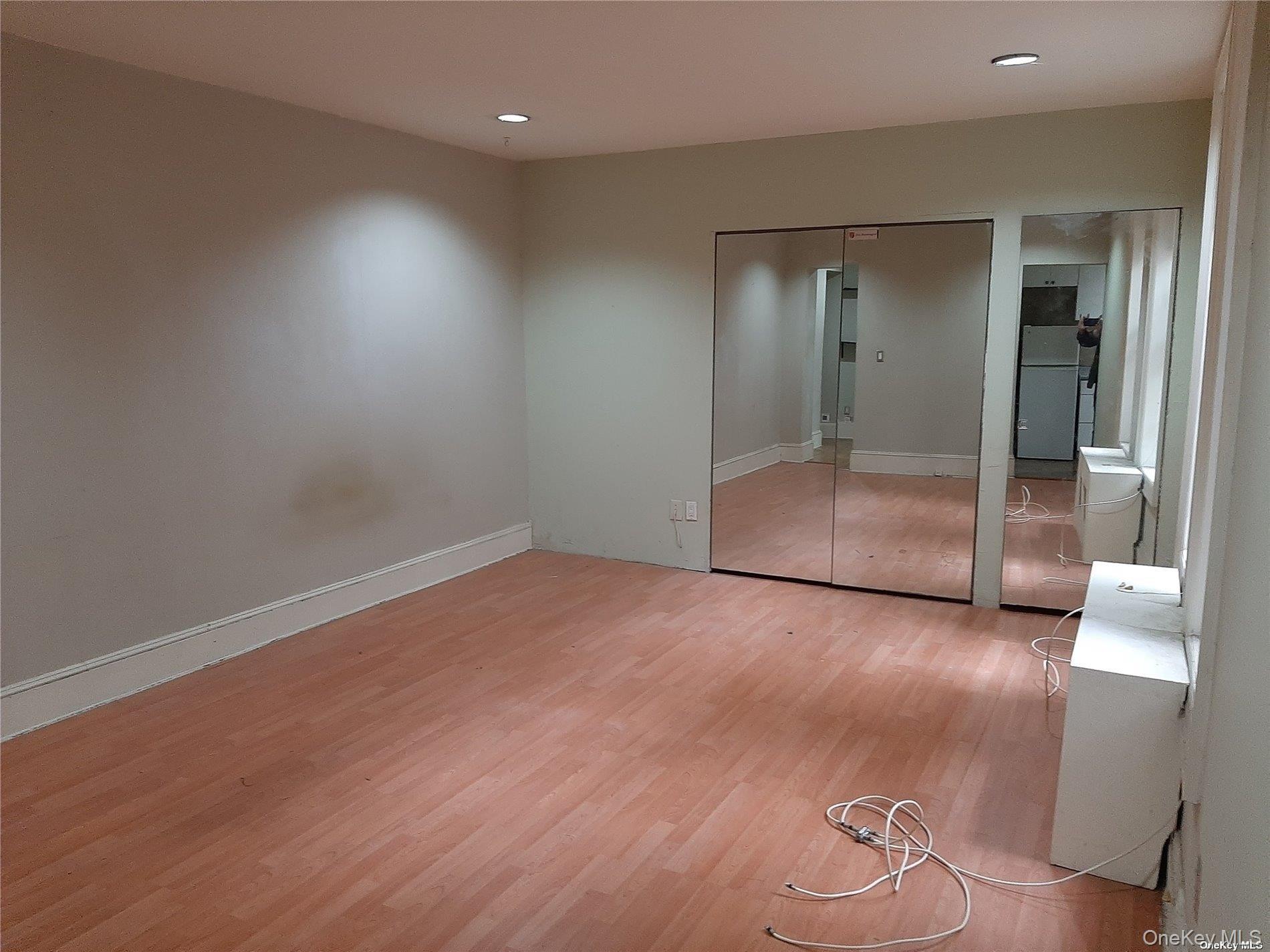 1 Hillside Avenue # 1A, Great Neck, NY 11021