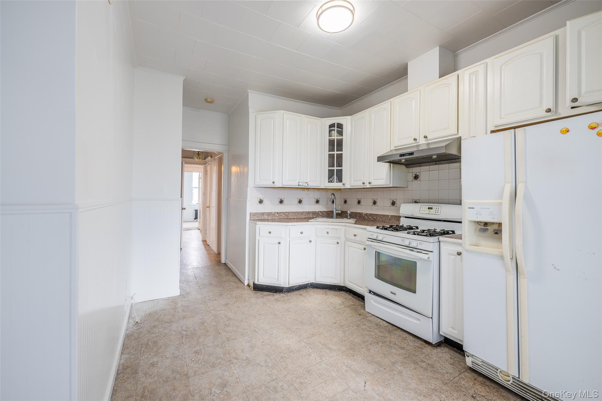 7824 68th Road, Middle Village, NY 11379