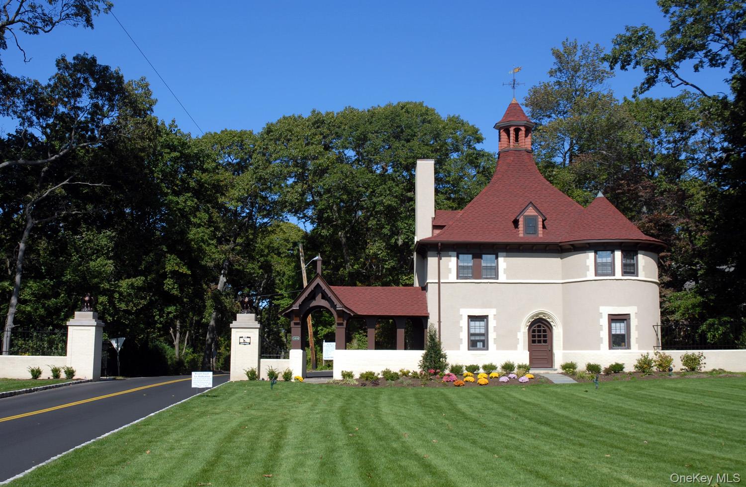 9 Cliff Road, Port Jefferson, NY 11777