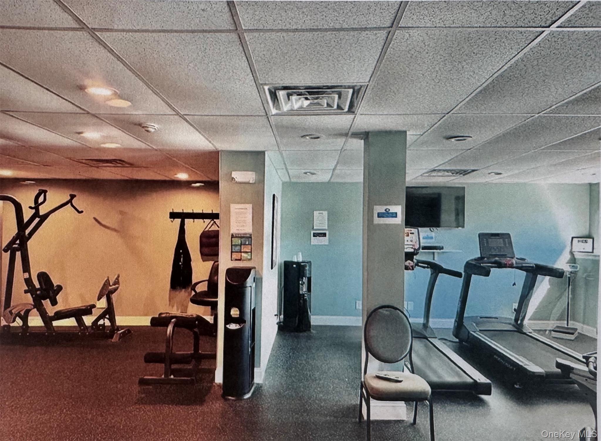 43 Village Circle S, Manorville, NY 11949