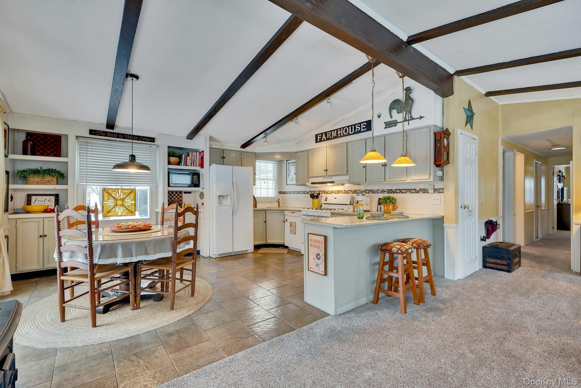 43 Village Circle S, Manorville, NY 11949