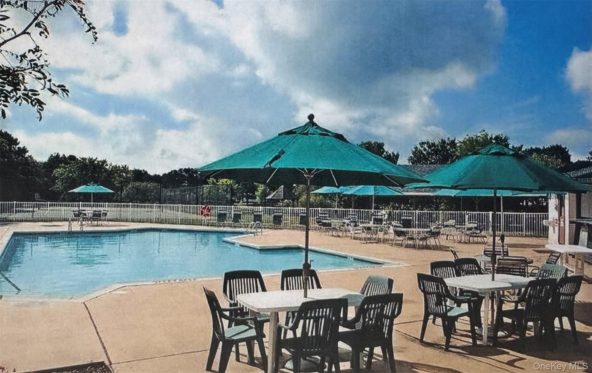 43 Village Circle S, Manorville, NY 11949