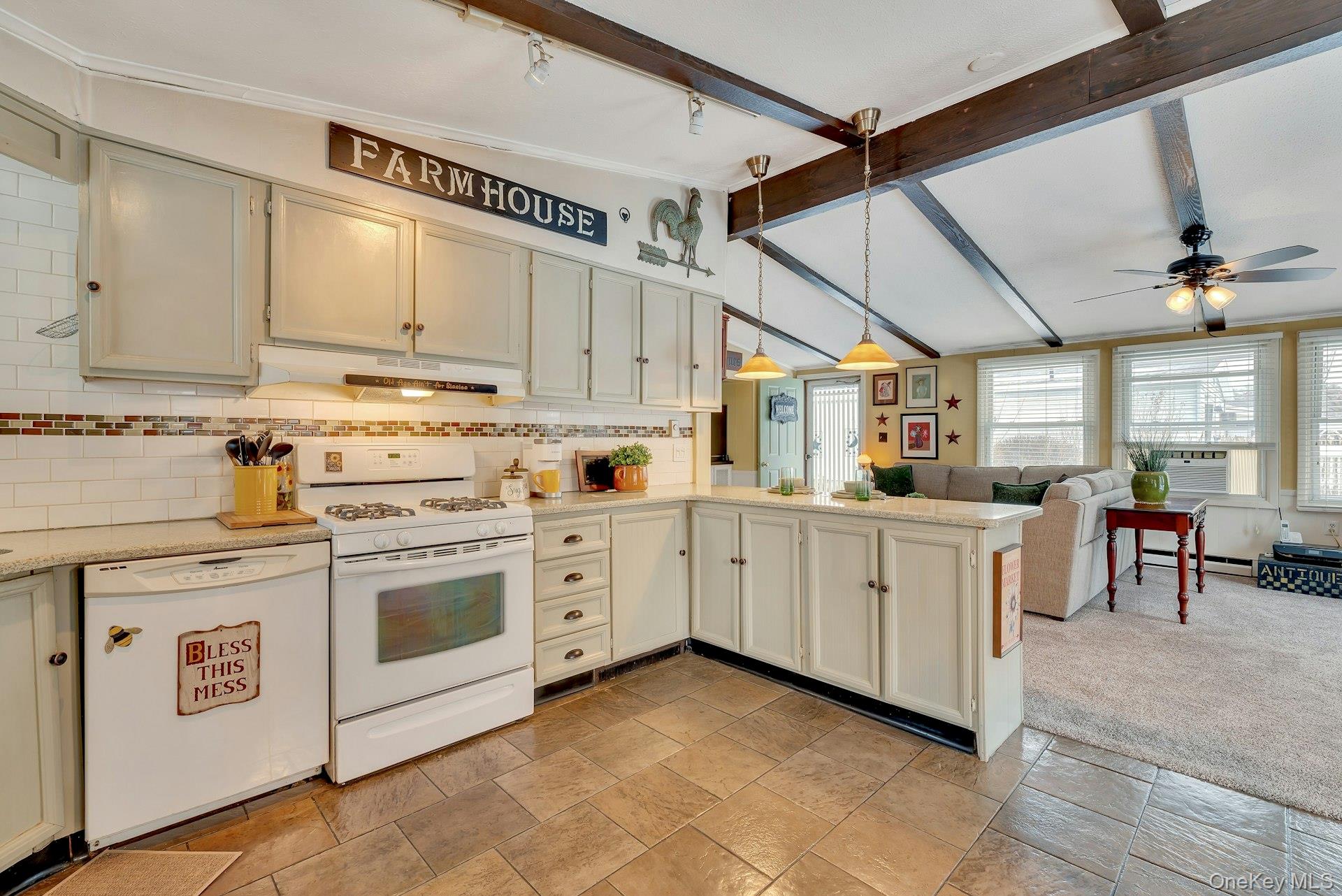 43 Village Circle S, Manorville, NY 11949