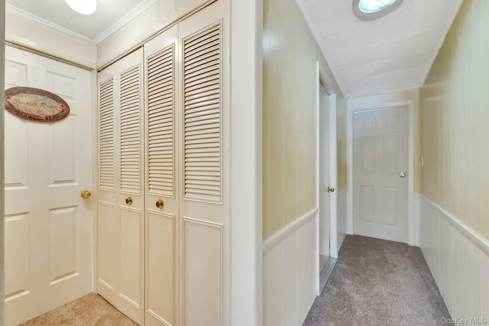 43 Village Circle S, Manorville, NY 11949