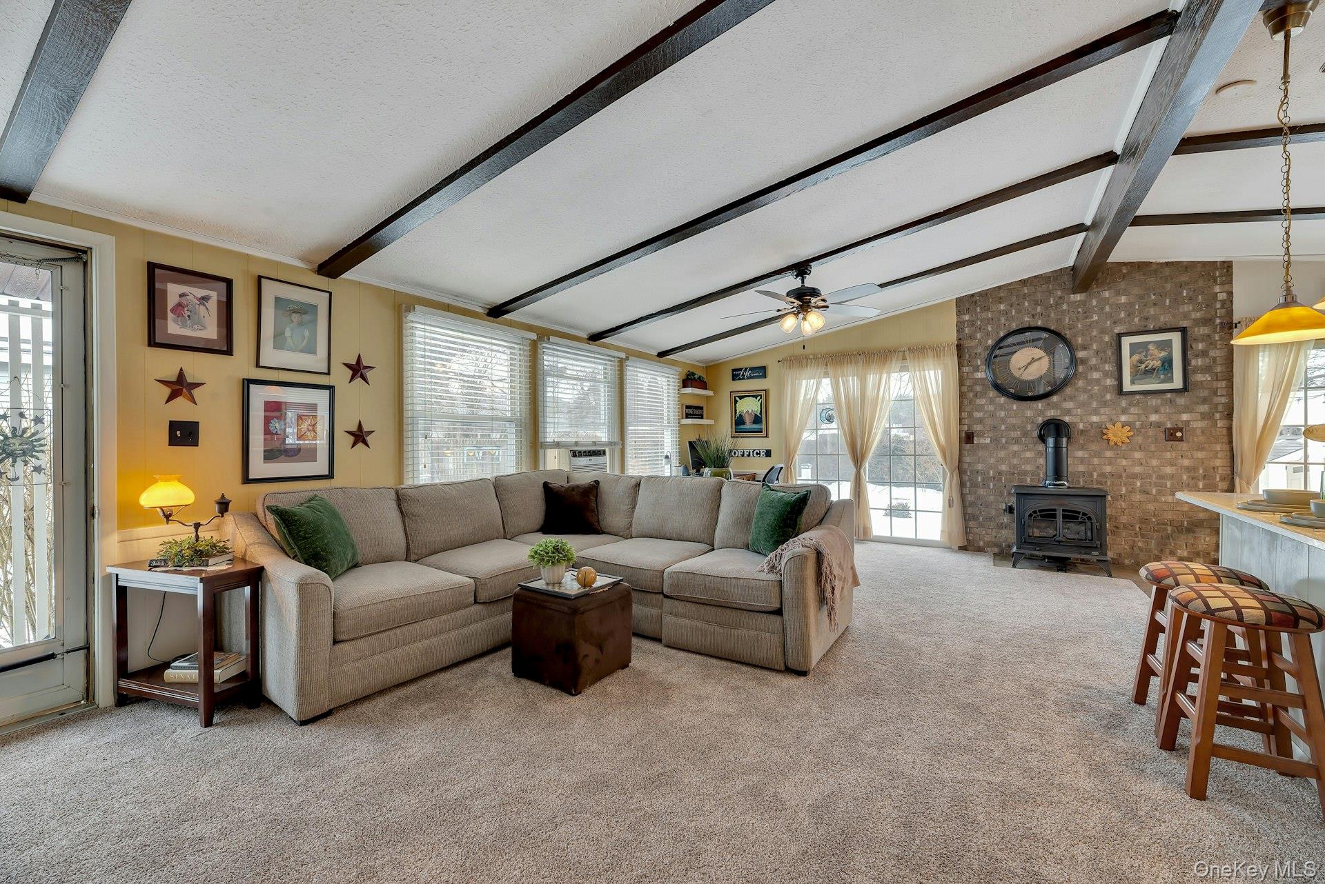 43 Village Circle S, Manorville, NY 11949