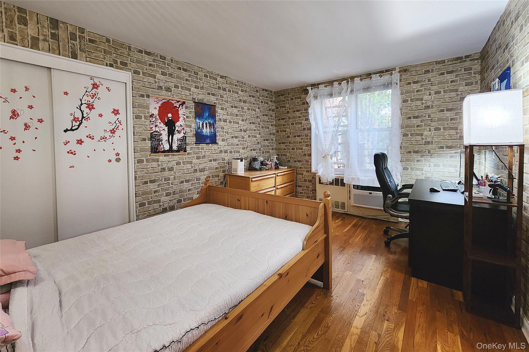 209-20 18th Ave # 5E, Bayside, NY 11360