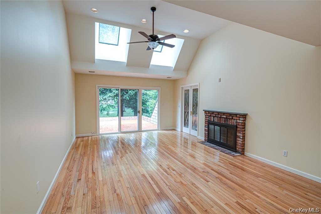 52 E Admirals Drive, Bay Shore, NY 11706