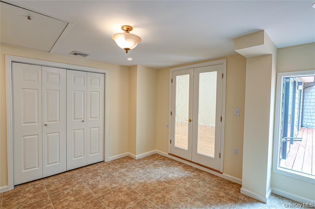 52 E Admirals Drive, Bay Shore, NY 11706