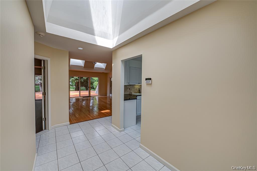 52 E Admirals Drive, Bay Shore, NY 11706