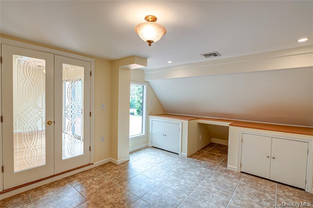 52 E Admirals Drive, Bay Shore, NY 11706