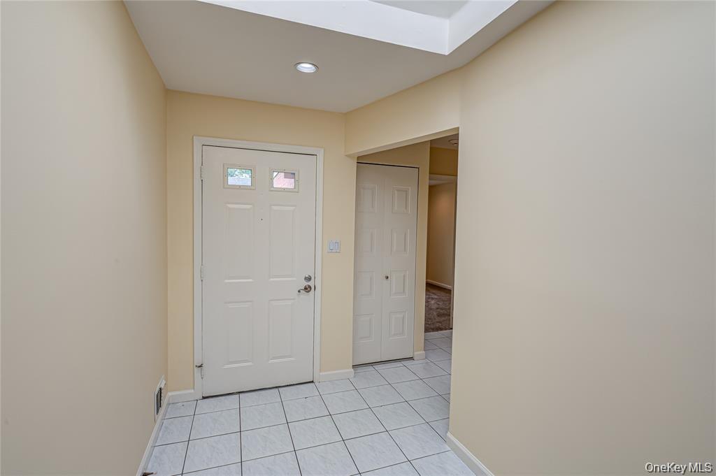 52 E Admirals Drive, Bay Shore, NY 11706