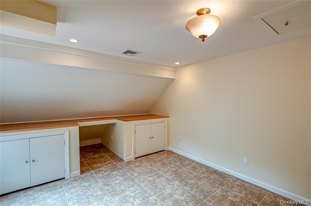 52 E Admirals Drive, Bay Shore, NY 11706