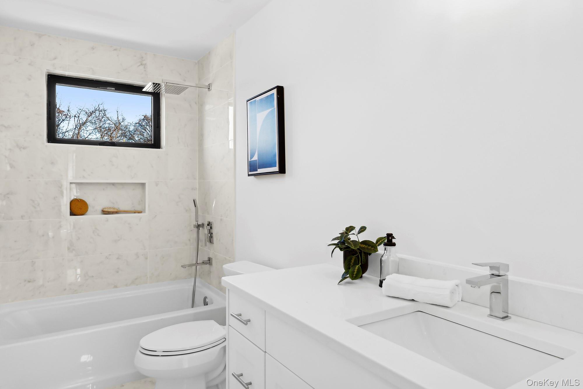 85 Roanoke Court, Riverhead, NY 11901