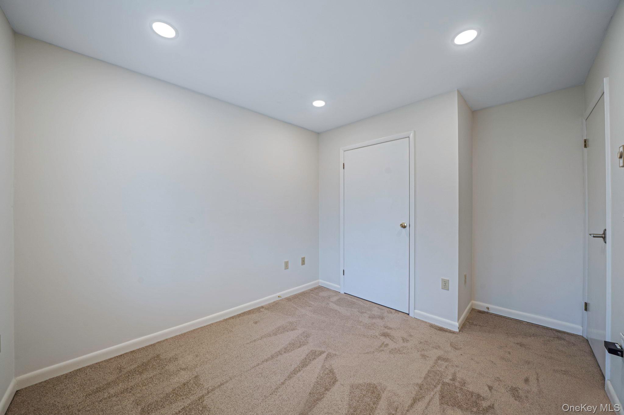 72 Locust Avenue, Oakdale, NY 11769