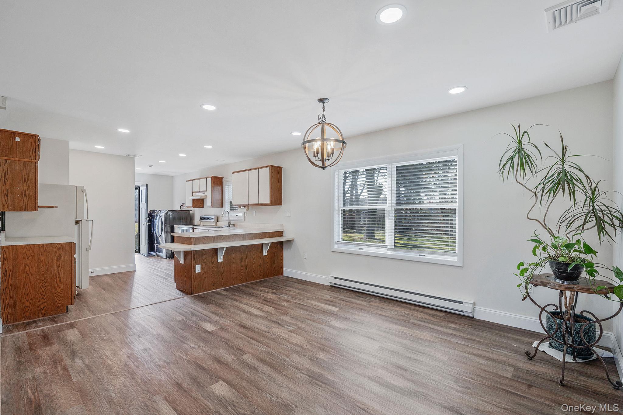 72 Locust Avenue, Oakdale, NY 11769