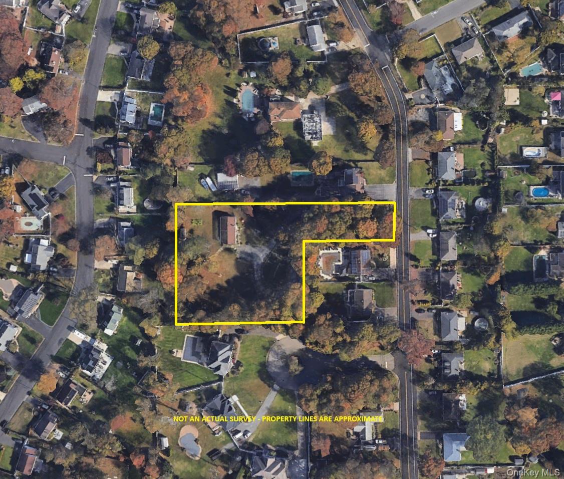 72 Locust Avenue, Oakdale, NY 11769