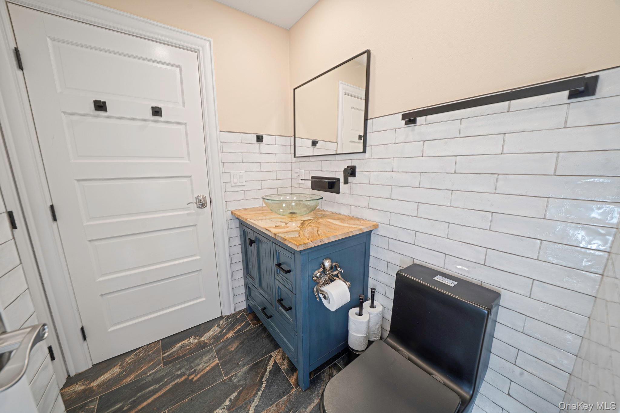 72 Locust Avenue, Oakdale, NY 11769