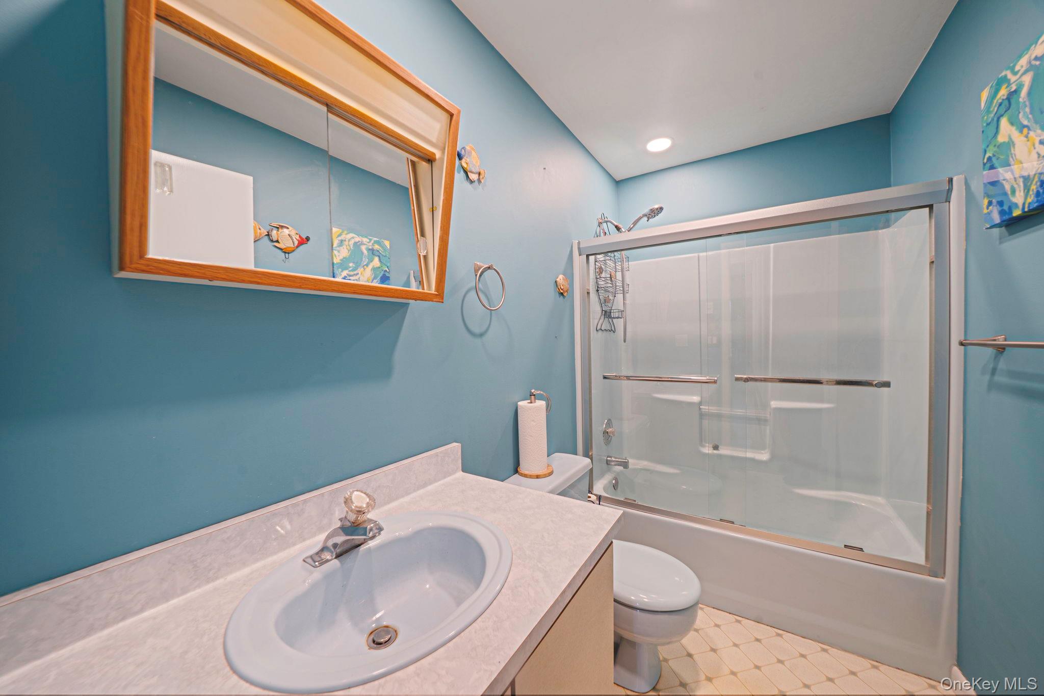 72 Locust Avenue, Oakdale, NY 11769