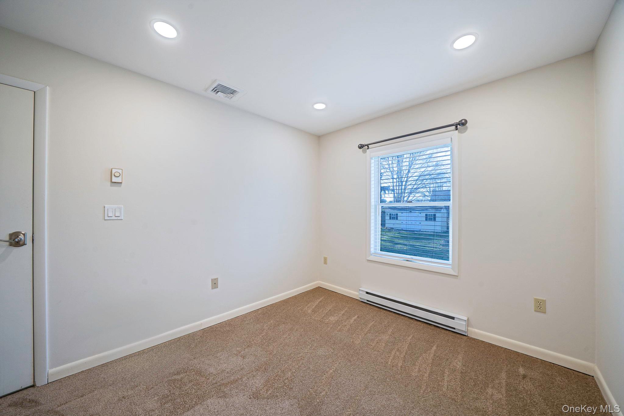 72 Locust Avenue, Oakdale, NY 11769