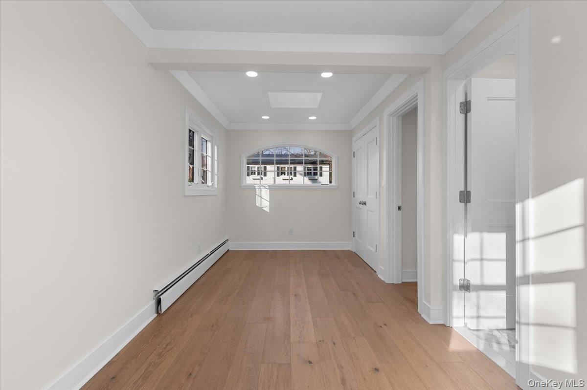 27 Valley Avenue, Locust Valley, NY 11560