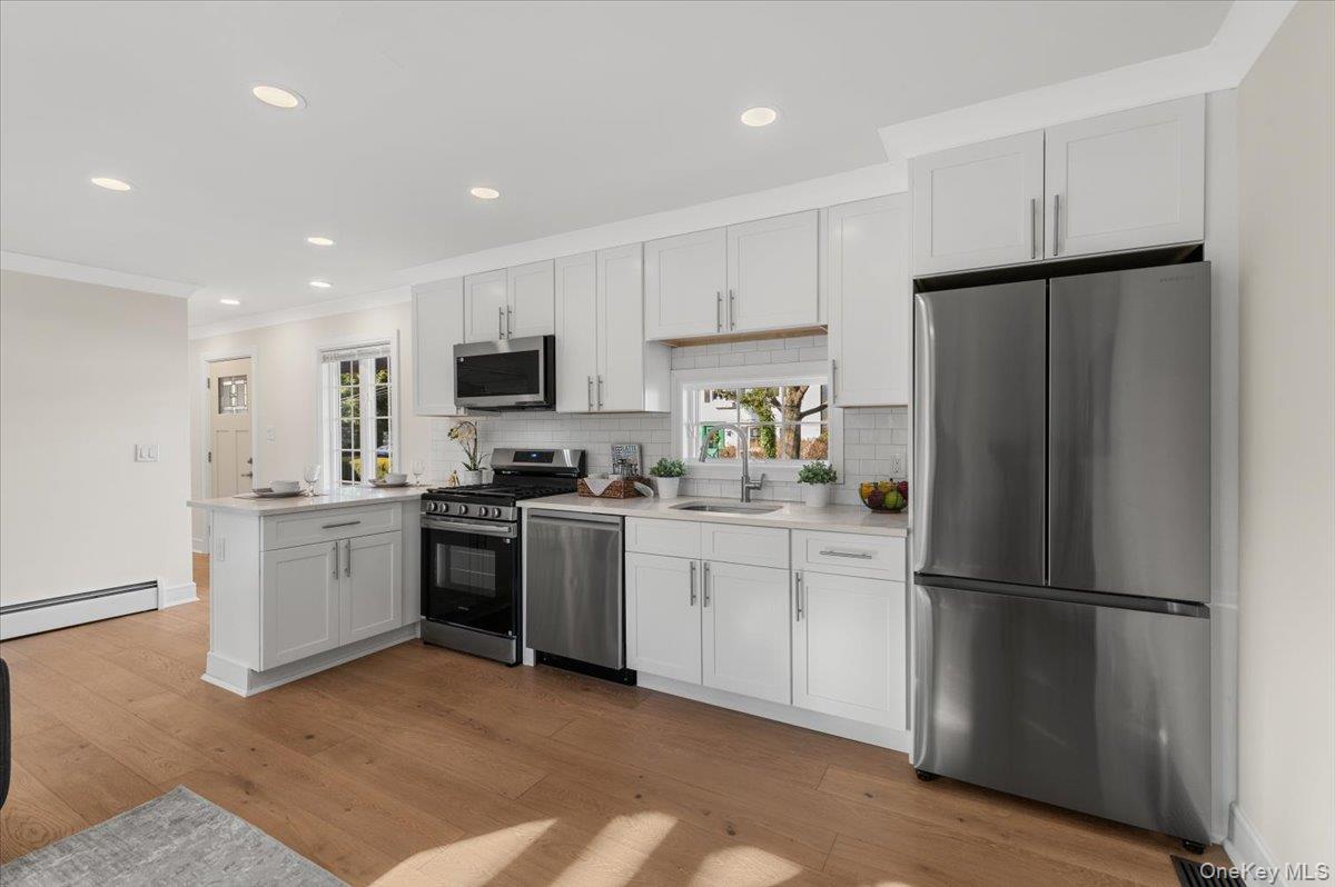 27 Valley Avenue, Locust Valley, NY 11560