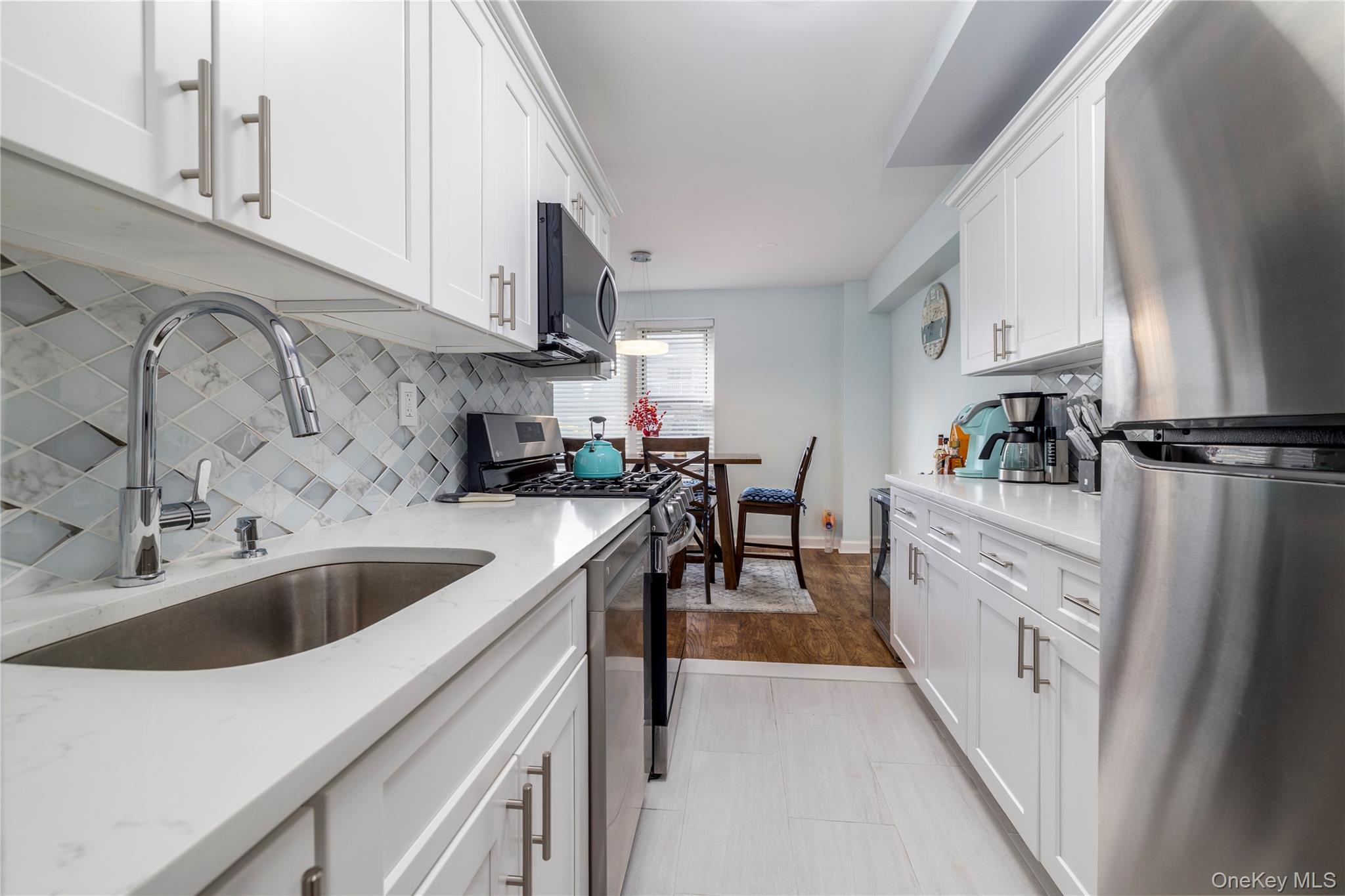 250 W Merrick Road # 1E, Freeport, NY 11520